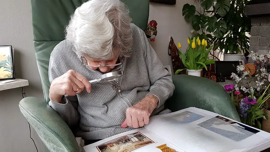 Elderly lady playing Eye Spy Game